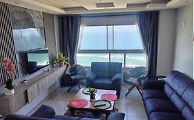 Sea Facing Apartment 1703 On High Tide Amanzimtoti
